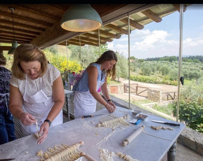Florence Cooking Class and Lunch at a Farmhouse in Tuscany with Local Market Tour