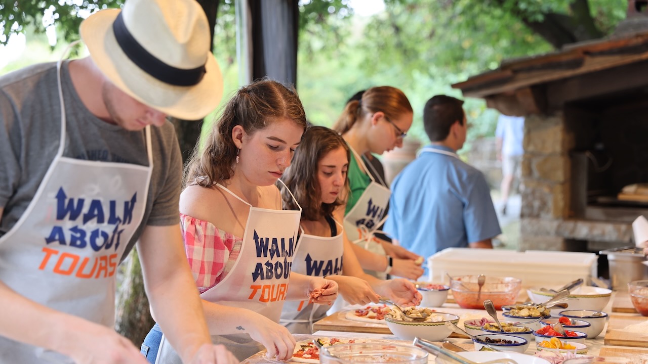 Florence Pizza or Pasta Cooking Class with Gelato Making at a Farmhouse in Tuscany 4