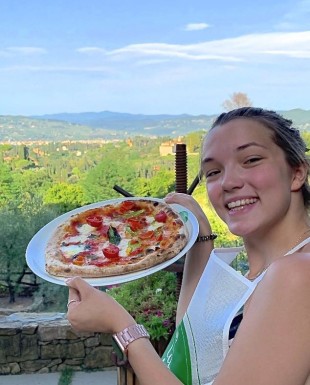 Pizza and Gelato Cooking Class at a Tuscany Farmhouse from Florence