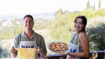 Florence Pizza or Pasta Cooking Class with Gelato Making at a Farmhouse in Tuscany